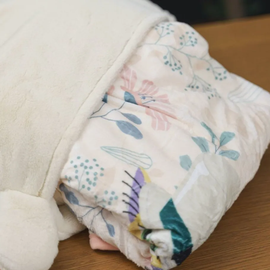 Maison Ghibli Muta Rolled Blanket - Cat Returns Discount
