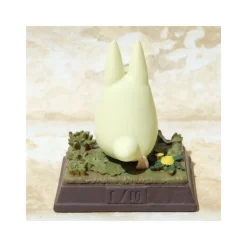 Maison Ghibli Statue Collection Stop Motion Totoro White Race Pose 1 - My Neighbor Totoro Sale